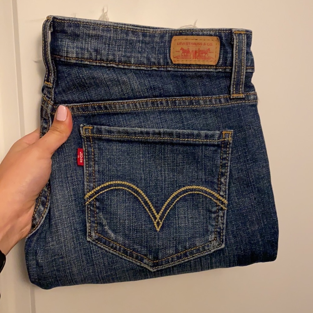 Levis 524 low rise capris